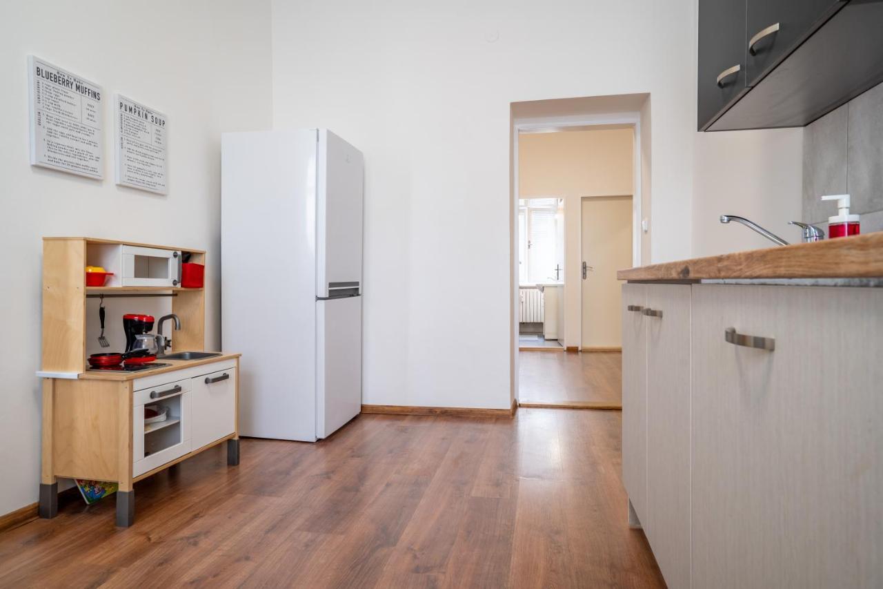 Family Apartment Ostrava Exteriör bild