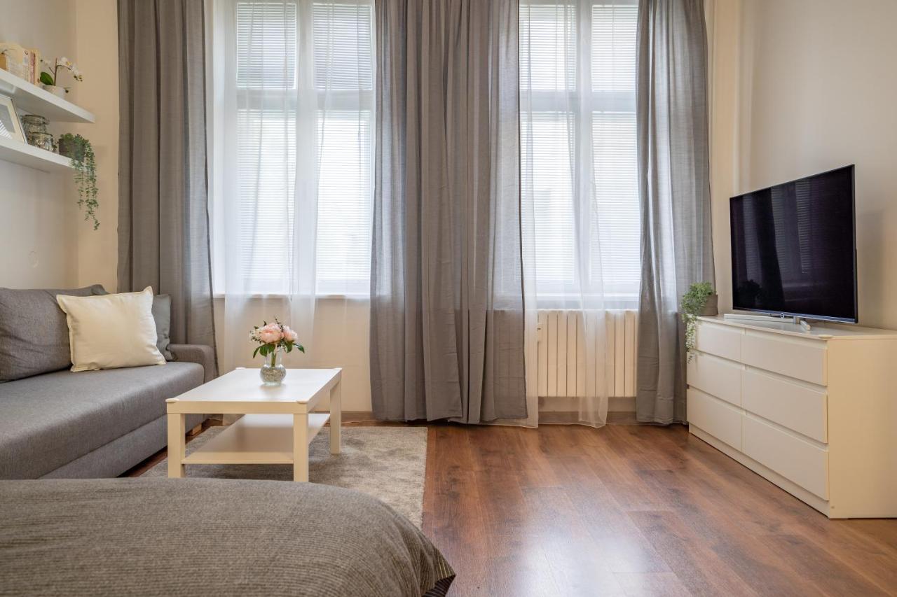 Family Apartment Ostrava Exteriör bild