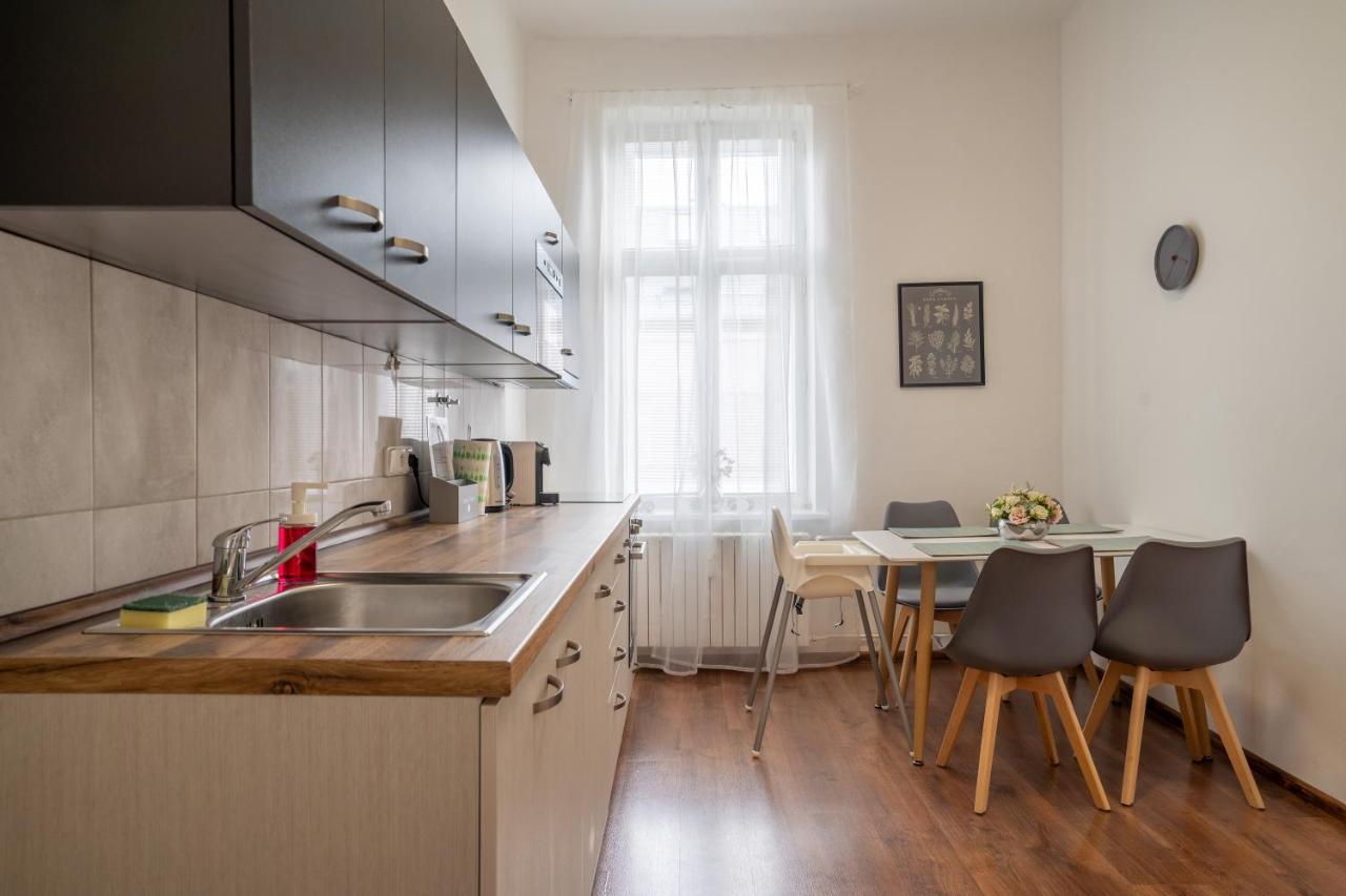 Family Apartment Ostrava Exteriör bild