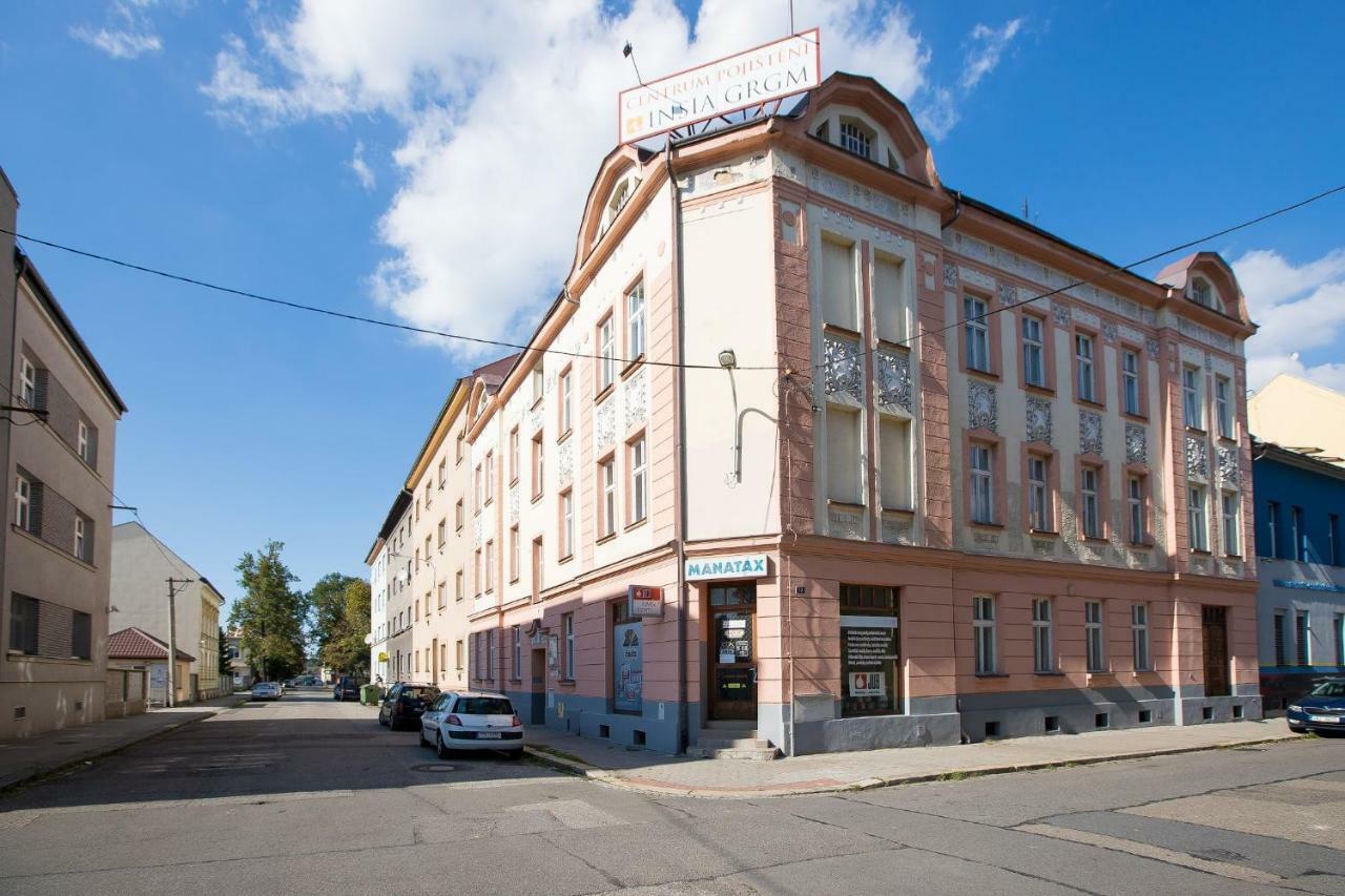 Family Apartment Ostrava Exteriör bild