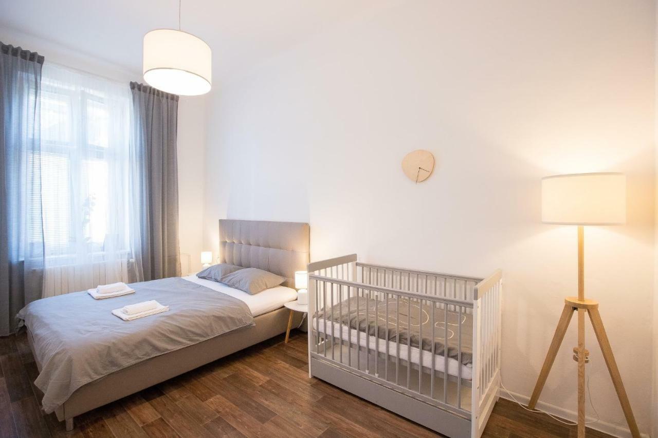 Family Apartment Ostrava Exteriör bild