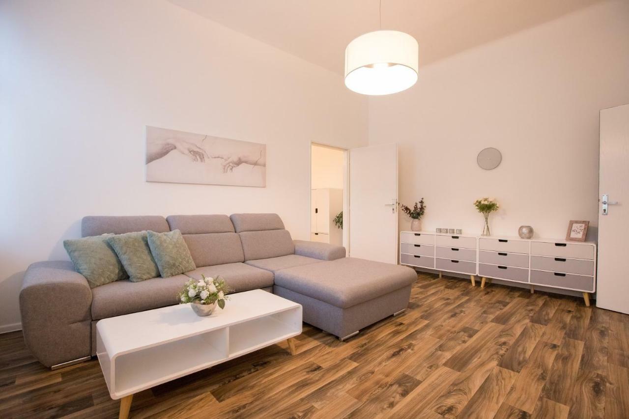 Family Apartment Ostrava Exteriör bild